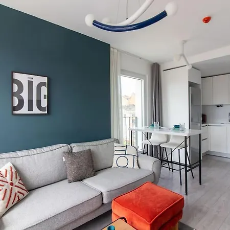 Sleek & Modern 1br Corner Flat W Views + Parking #191