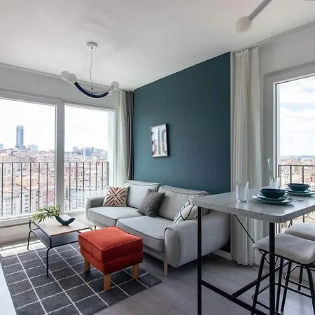 Sleek & Modern 1br Corner Flat W Views + Parking #191