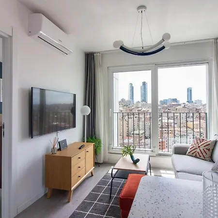 Apartamento Sleek & Modern 1br Corner Flat W Views + Parking #191